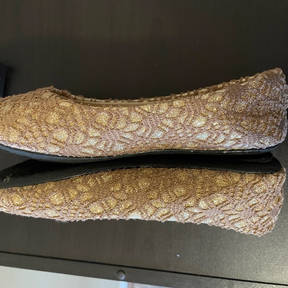 Like new. Only worn a couple times. - Picture 3 of 4